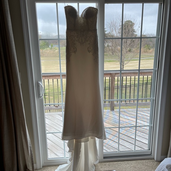 Maggie Sottero wedding dress - Picture 8 of 10